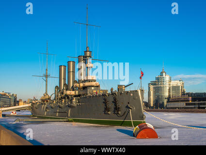 Lineare Kreuzer Aurora, das Symbol der Oktoberrevolution, Sankt Petersburg, Russland Stockfoto