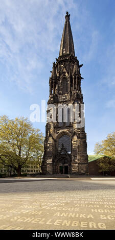 Kirche Christuskirche mit dem quadratischen Platz des europaeischen Versprechens, Bochum, Deutschland Stockfoto