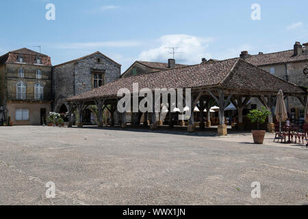 Holz- Halle, Hauptplatz, Monpazier Stockfoto