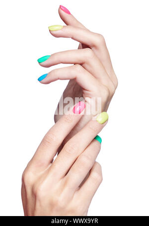Weibliche Finger mit fancy nails Maniküre auf weißem Hintergrund Stockfoto