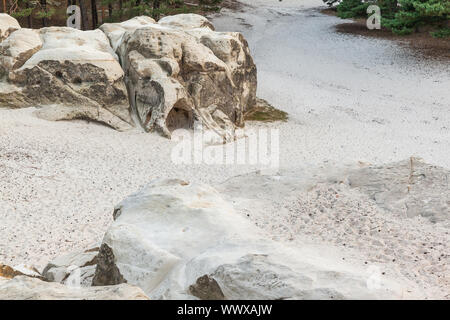 Heers Sandstein Höhlen in der Nähe von blankenburg Tierra del Fuego Stockfoto