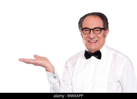 Elegante senior männlichen Vertreter textfreiraum auf weißen Hintergrund isoliert Stockfoto