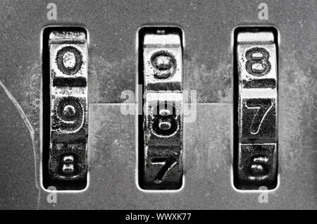 Makroaufnahme einer Zahlenschloss - Zifferblätter Satz, 987, flachen DOF Stockfoto