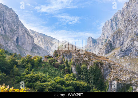 Haus im Weiler Bulnes in die Picos de Europa, Asturien, Spanien Stockfoto