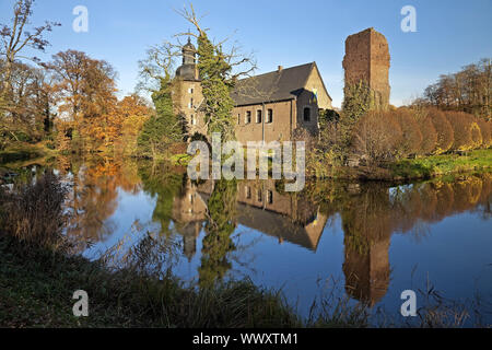 Tueschenbroich Schloss im Herbst, Wegberg, Niederrhein, Nordrhein-Westfalen, Deutschland, Europa Stockfoto