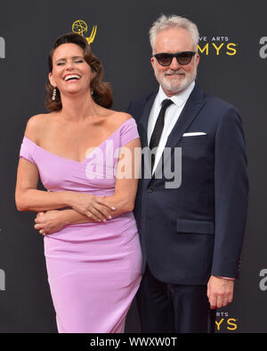 Los Angeles, USA. 15 Sep, 2019. Schauspielerin Amy Landecker und ihr Mann, der Schauspieler Bradley Whitford besuchen die Creative Arts Emmy Awards auf der Microsoft Theater in Los Angeles am Sonntag, dem 15. September 2019. Quelle: UPI/Alamy leben Nachrichten Stockfoto