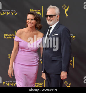 Los Angeles, USA. 15 Sep, 2019. Schauspielerin Amy Landecker und ihr Mann, der Schauspieler Bradley Whitford besuchen die Creative Arts Emmy Awards auf der Microsoft Theater in Los Angeles am Sonntag, dem 15. September 2019. Quelle: UPI/Alamy leben Nachrichten Stockfoto