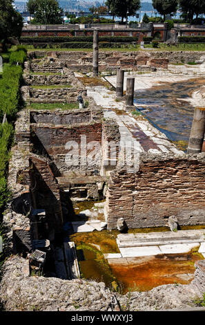 Macellum di Pozzuoli; Tempi di Serepide; Markt; 1. Jahrhundert; alte Ruinen, Ziegel, Stein, Hafen, Stadt Szene, Pozzouli; Italien; Europa; Feder; ver Stockfoto