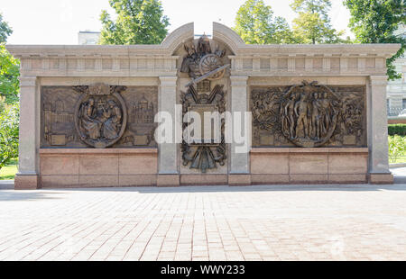 Moskau, Russland - 11. August 2015: Bronze Relief Darstellung der Schlacht von Borodino und andere Schlachten des Krieges von 1812, vorne Stockfoto