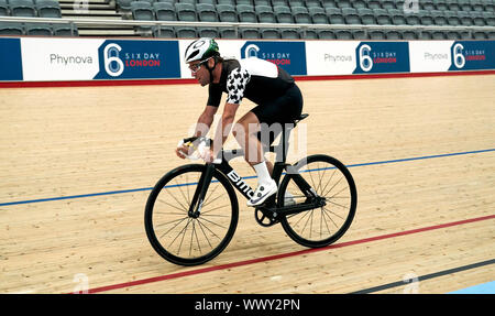 Mark Cavendish während einen Fotoauftrag bei Lee Valley Olympic VeloPark, Queen Elizabeth Park, London. Stockfoto