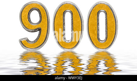 Ziffer 900, 900, auf der Wasseroberfläche reflektiert, auf Weiß, 3D-Render isoliert Stockfoto