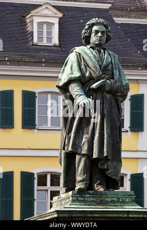 Beethoven Denkmal vor der General Post Office, Bonn, Nordrhein-Westfalen, Deutschland, Europa Stockfoto