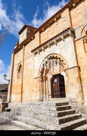 San Pedro y San Pablo Kirche in Gredilla de Sedano Dorf, Paramos region, Burgos, Spanien Stockfoto