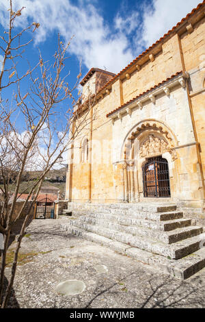 San Pedro y San Pablo Kirche in Gredilla de Sedano Dorf, Paramos region, Burgos, Spanien Stockfoto