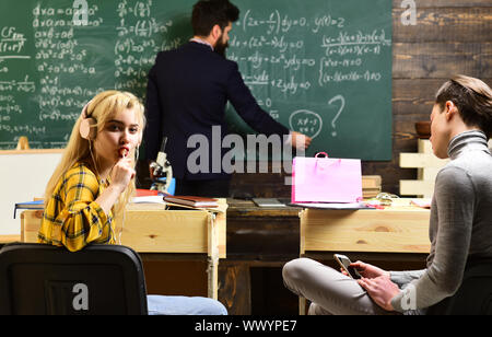 Zeit für Spaß ermöglicht den Schülerinnen und Schülern besser zu studieren. Studenten erhalten in der Regel über das Material freuen. Große Lehrer nicht nur ihre Sache, sondern l Liebe Stockfoto