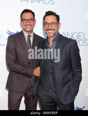 September 14, 2019, Los Angeles, CA, USA: LOS ANGELES - 13 Apr 14: Lawrence Zarian, Gregory Zarian für das Projekt Angel Food Awards Gala am Garland Hotel am 13. September 2019 in Los Angeles, CA (Credit Bild: © Kay Blake/ZUMA Draht) Stockfoto