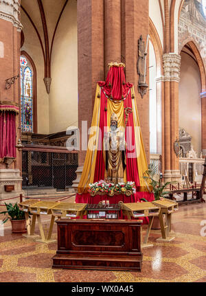 Basilika San Petronio, Interieur, Piazza Maggiore, Bologna, Emilia Romagna, Italien, Europa Stockfoto