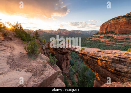 Devils Bridge, Sedona, Arizona, Vereinigte Staaten von Amerika, Nordamerika Stockfoto