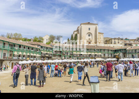 Chinchon. Madrid, 14. April 2017. Spanien. Mittelalterlicher Markt, Plaza de Chinchon, wo der Markt entwickelt. Stockfoto