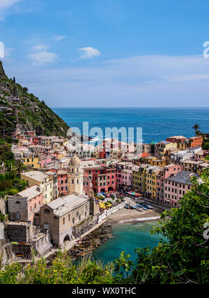 Vernazza Dorf, Erhöhte Ansicht, Cinque Terre, UNESCO-Weltkulturerbe, Ligurien, Italien, Europa Stockfoto