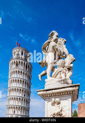 Putten Springbrunnen und Schiefen Turm von Pisa, Piazza dei Miracoli, UNESCO-Weltkulturerbe, Pisa, Toskana, Italien, Europa Stockfoto