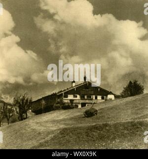 Guest House, wilden Bergen, Tirol, Österreich, c 1935. Der Tirolerhof, eine typische Berghütte in Tirol. Von "&#xd6; Österreich - Land und Volk", (Österreich, Land und Leute). [R. Lechner (Wilhelm M&#xfc;ller), Wien, c 1935] Stockfoto