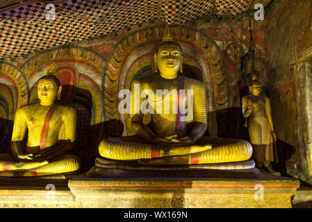 Die Dambulla Cave Tempel ist der größte und am besten erhaltene Höhlentempel in Sri Lanka Stockfoto