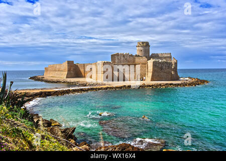 Das Schloss in der Isola di Capo Rizzuto in der Provinz Crotone Stockfoto