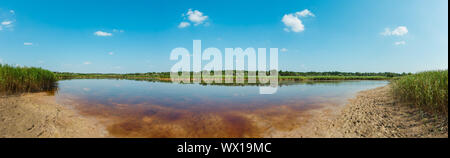 Sommer Jod See mit einer therapeutischen Wirkung durch den hohen Gehalt an Jod, Ukraine Stockfoto