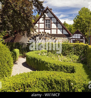 Historische Ölmühle, Salzkotten, Bürener Land, Ostwestfalen, Nordrhein-Westfalen, Deutschland Europa Stockfoto