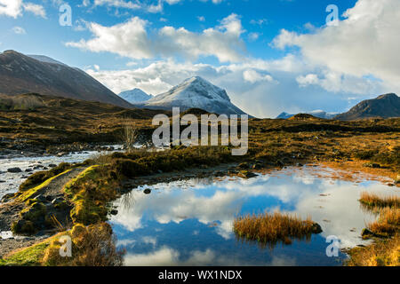 Der Höhepunkt der Marsco in der Red Cuillin Hills, von Sligachan, Isle of Skye, Schottland, Großbritannien Stockfoto