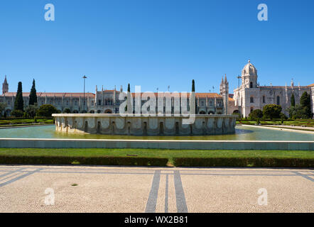 Empire Square mit dem Brunnen und Kloster Jeronimos. Lissabon. Portugal Stockfoto