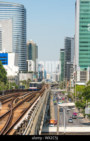 Central Business Districts Si Lom und Sathon in der Megacity Bangkok Stockfoto