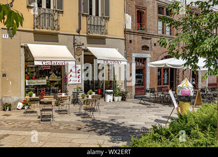 Gelateria Dom in der Nähe von Giardino Botterro ein Geschäft mit Eis oder Gelato in Turin, Italien Stockfoto