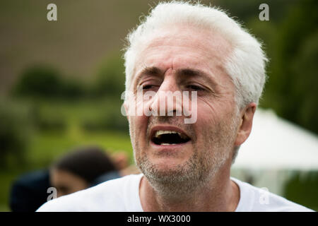 Laienhafte Läufer in einem realen Rennen, das traditionelle 2 Hügel Chagford trail Race Stockfoto