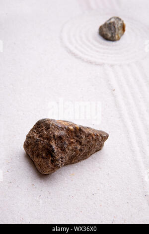 geharkt Sand - Zen Steingarten - Japan Zen Geist inspiriert Anordnung