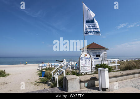 Strandkorb mieten, Promenade, Kühlungsborn, Mecklenburg-Vorpommern, Deutschland, Europa Stockfoto