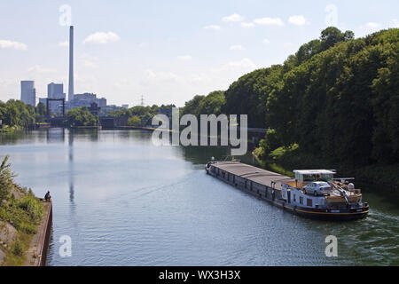 Versand auf dem Rhein-Herne-Kanal, hinter der harten Kohlekraftwerk, Herne, Deutschland, Europa Stockfoto