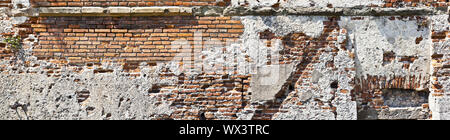 Rustikal ablaufen Mauer in Postergröße Stockfoto