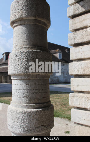 Architektonisches Detail eines Gebäudes von ledoux an der Saline Royale (die Königliche Saline in Arc-et-Senans Stockfoto