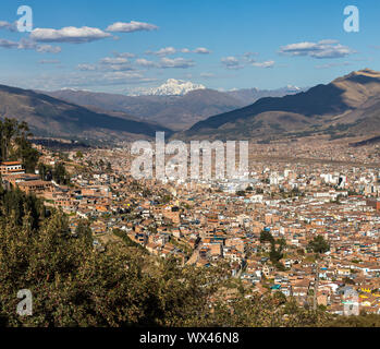 Blick auf die Stadt Cusco von Sacsayhuaman Machu Picchu in Peru Stockfoto