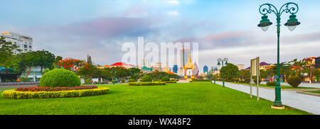 Die Independence Monument in Phnom Penh, Kambodscha. Panorama Stockfoto