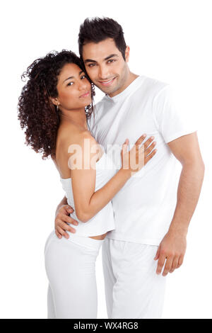 Portrait von vielfältigen junges Paar auf weißem Hintergrund. Stockfoto
