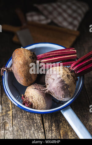 Leckere rohe Rote Bete. Gesunde Gemüse. Stockfoto