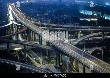 Verkehr in der Nacht Stockfoto