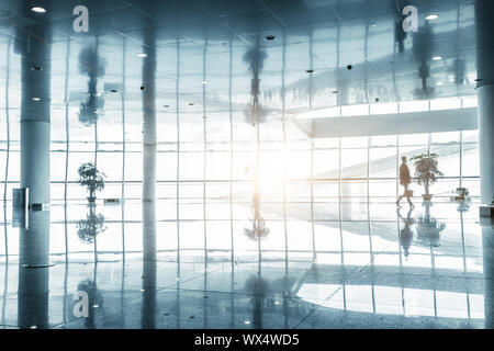 Passagiere im Flughafen, Shanghai. Stockfoto