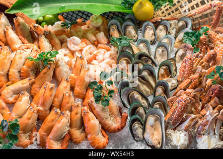 Meeresfrüchte auf Eis Stockfoto