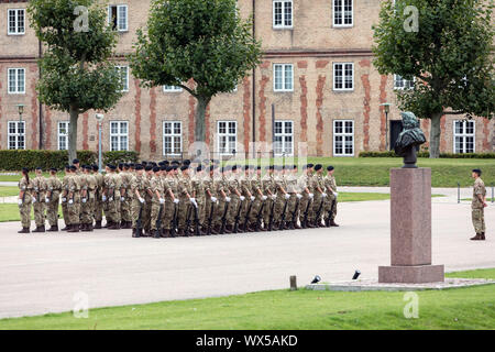 Soldaten auf der Parade am Rosenborg Kaserne, die Heimat der Dänischen Königlichen Life Guard in Kopenhagen Stockfoto