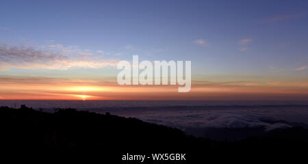 Sonnenaufgang auf Achada do Teixeira auf Madeira Stockfoto