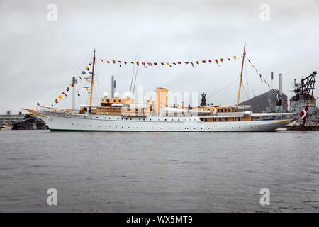 Die Dänische Königliche Yacht Dannebrog vertäut im Hafen von Kopenhagen Stockfoto